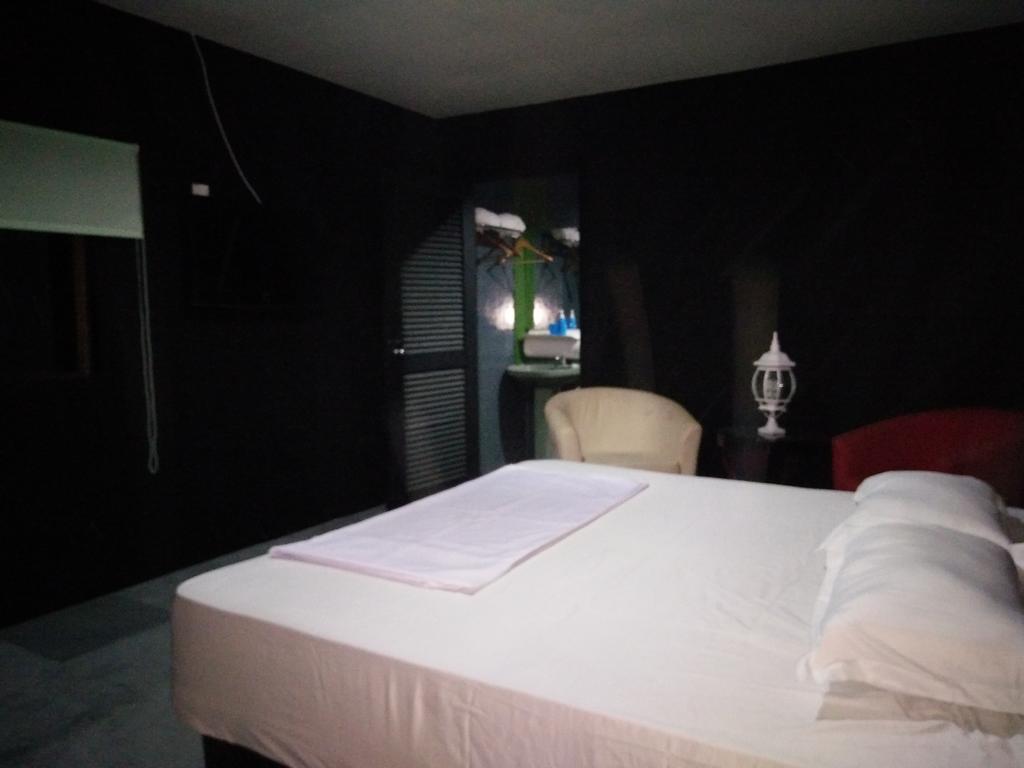 Transit Room Klia - Residence Villa Kampong Kubang Beras ภายนอก รูปภาพ