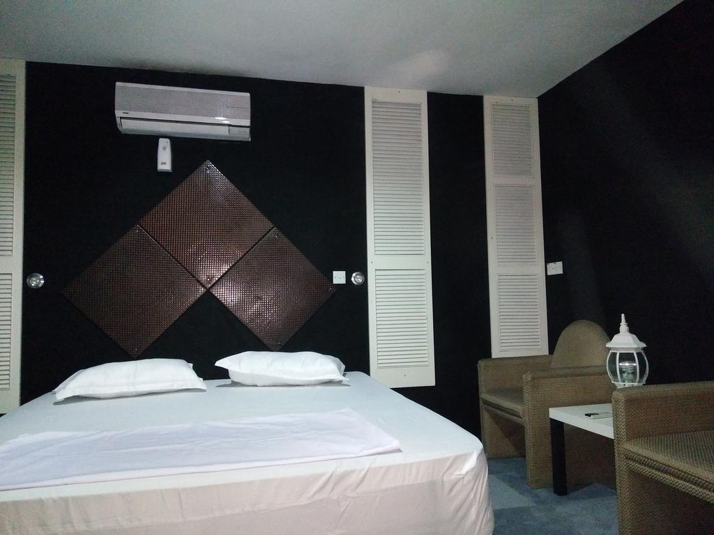 Transit Room Klia - Residence Villa Kampong Kubang Beras ภายนอก รูปภาพ