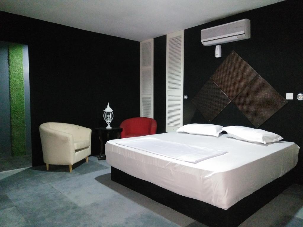 Transit Room Klia - Residence Villa Kampong Kubang Beras ภายนอก รูปภาพ