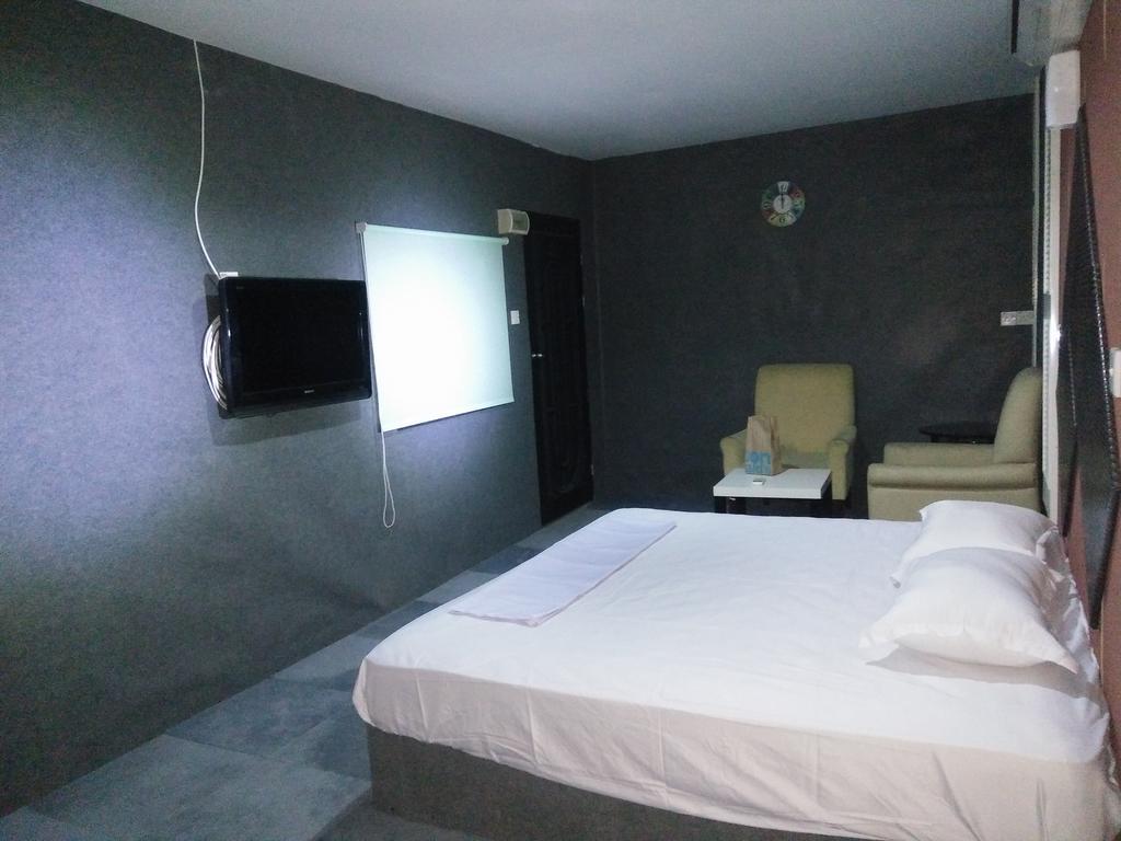 Transit Room Klia - Residence Villa Kampong Kubang Beras ภายนอก รูปภาพ